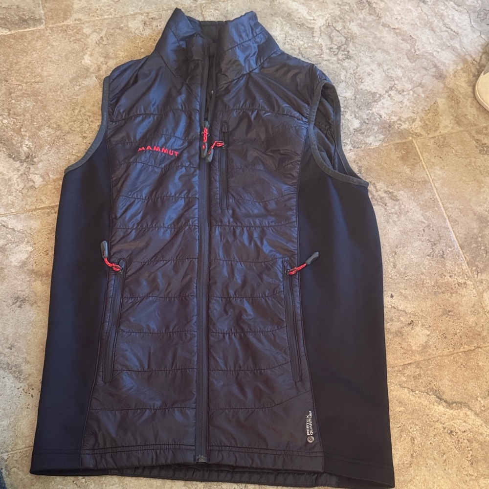 Mammut men’s Black polartec alpha sleeveless vest Quilted size small 1010-18010